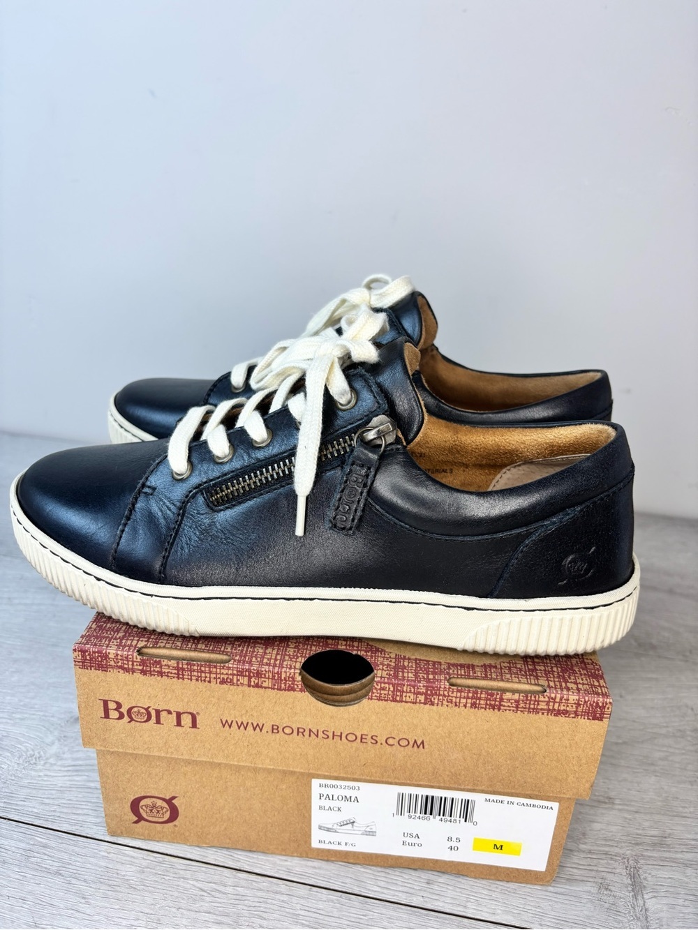 Born Paloma Black Leather Sneakers Size 8.5 Side Zip Lace-Up Comfort Shoes - Picture 2 of 8